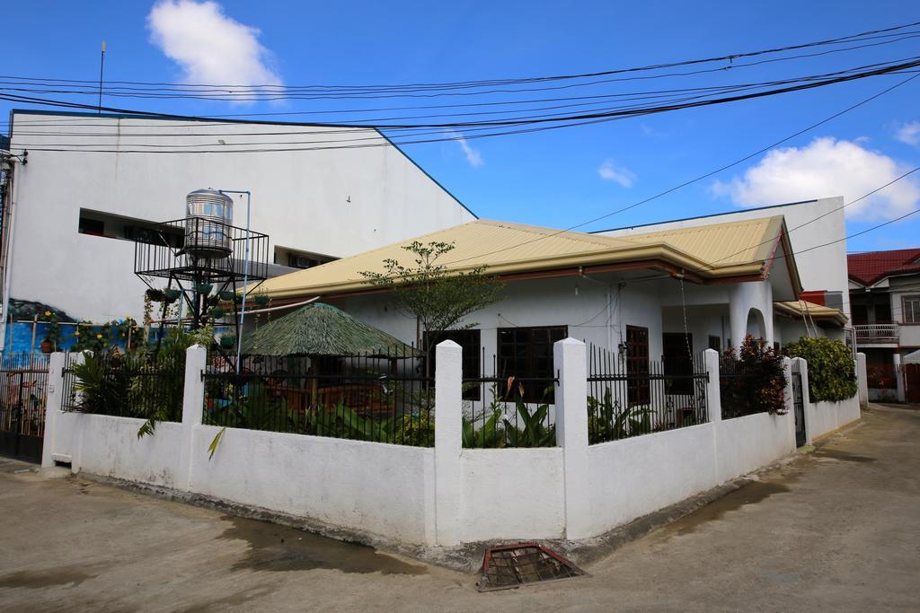 Dee Guest House Lapu-Lapu City Exterior photo
