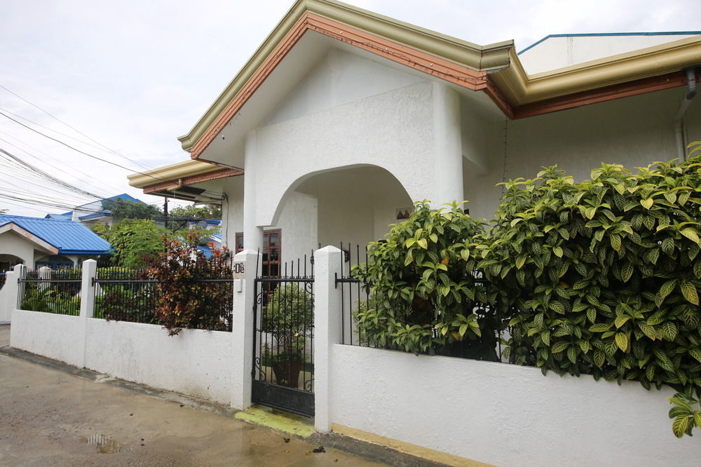Dee Guest House Lapu-Lapu City Exterior photo