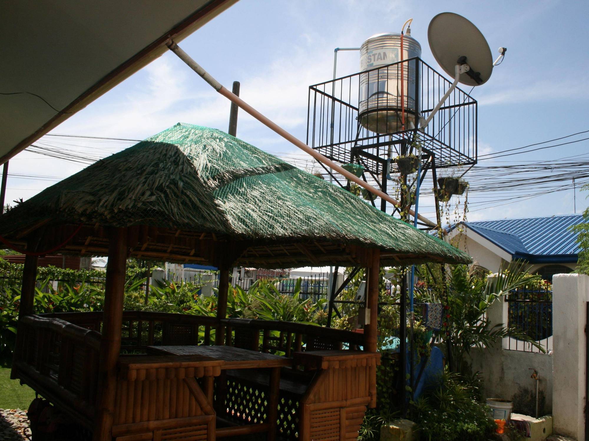 Dee Guest House Lapu-Lapu City Exterior photo