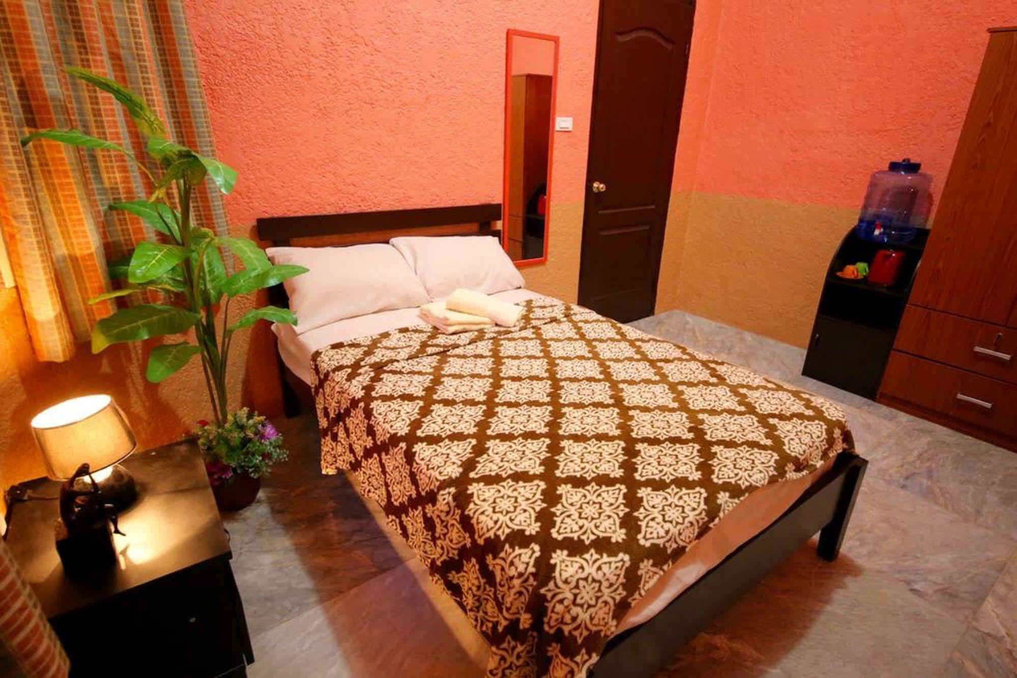 Dee Guest House Lapu-Lapu City Exterior photo