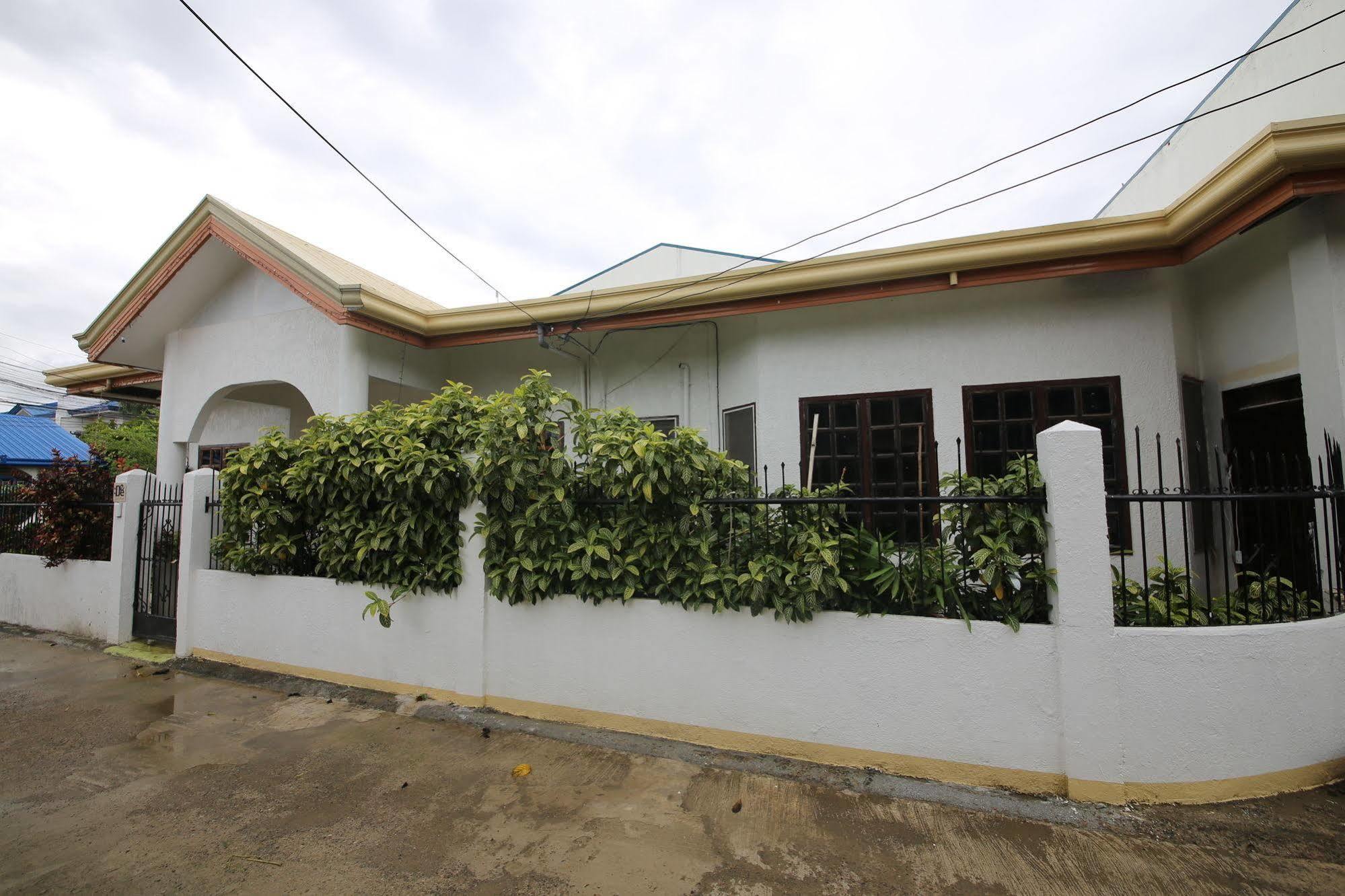 Dee Guest House Lapu-Lapu City Exterior photo