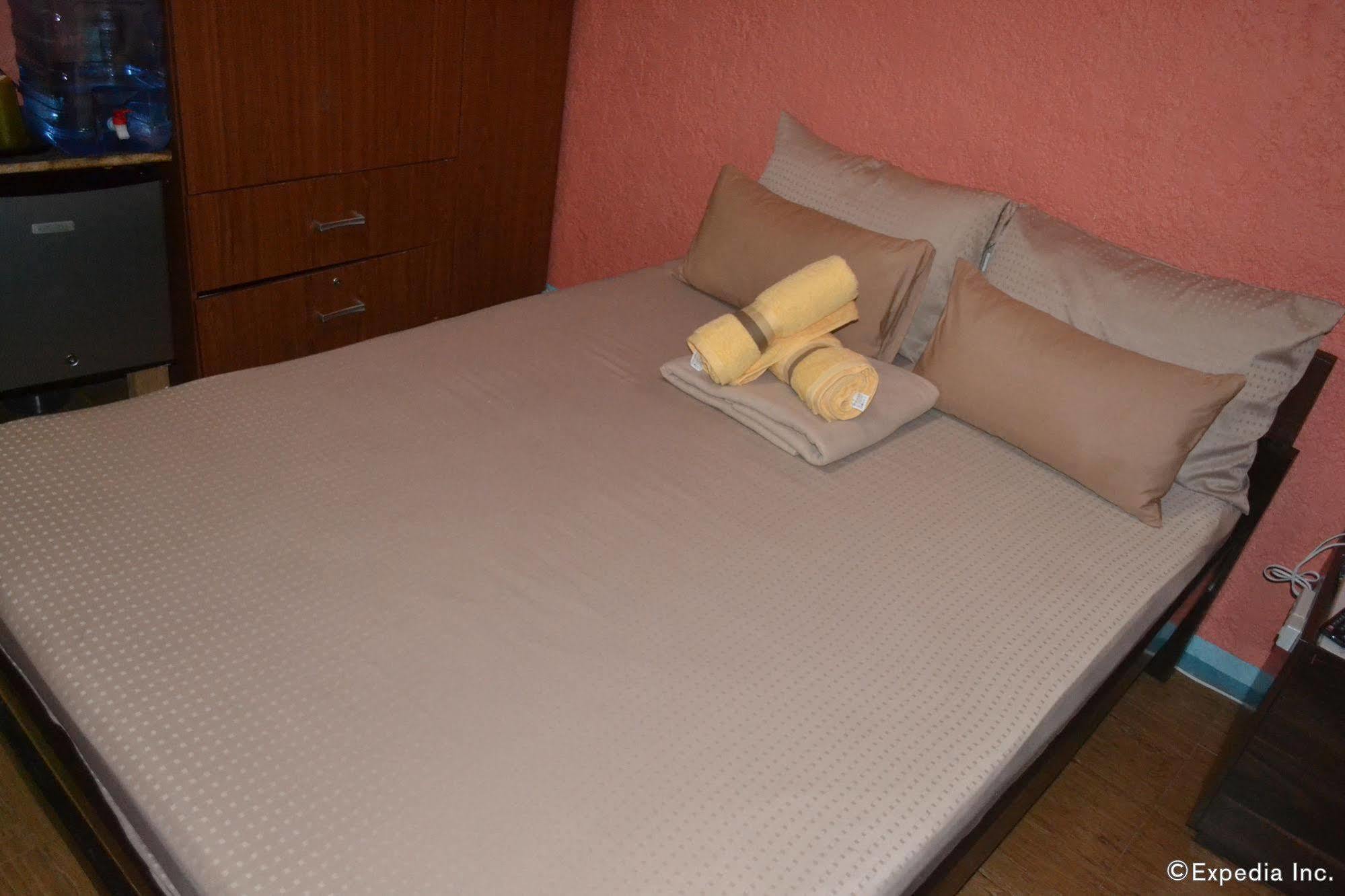 Dee Guest House Lapu-Lapu City Exterior photo